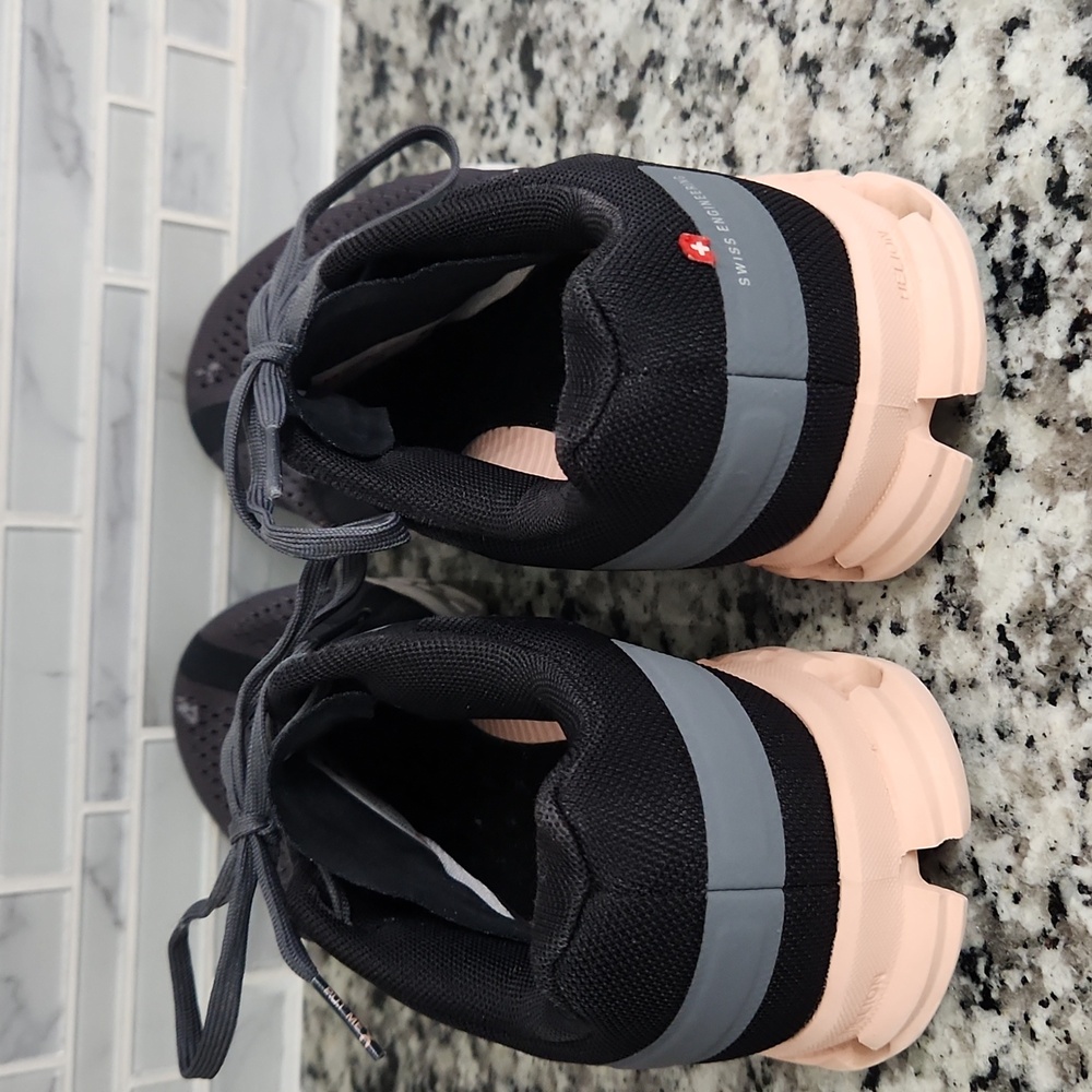 Gray Black & Pink On Cloudflow Running Shoes sz 7 athletic sneakers - Picture 4 of 7